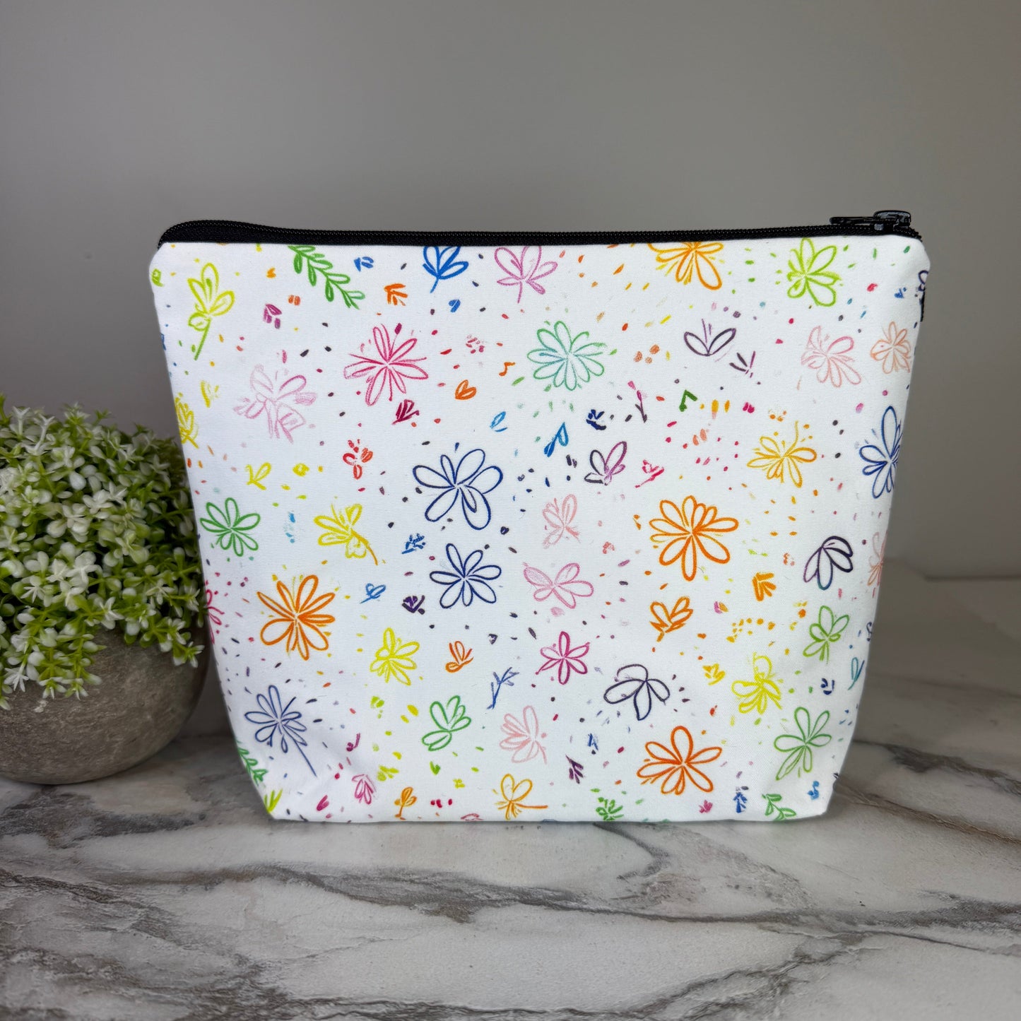 Pouch XL - Colorful Flower Doodles