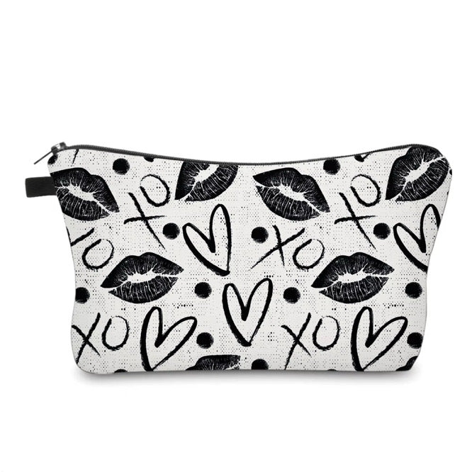 Pouch - Heart XO Lips